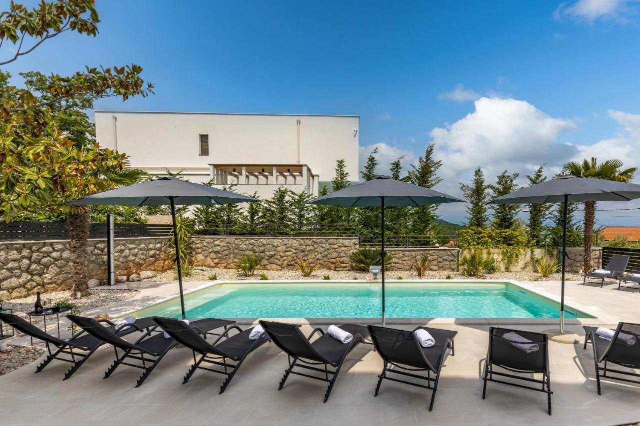 Villa Adriatic, Apartment Rebecca With Heated Swimming Pool, Sew View, Childrens Playground Ičići Eksteriør billede