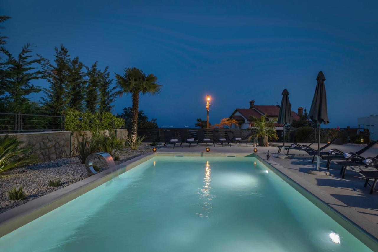 Villa Adriatic, Apartment Rebecca With Heated Swimming Pool, Sew View, Childrens Playground Ičići Eksteriør billede