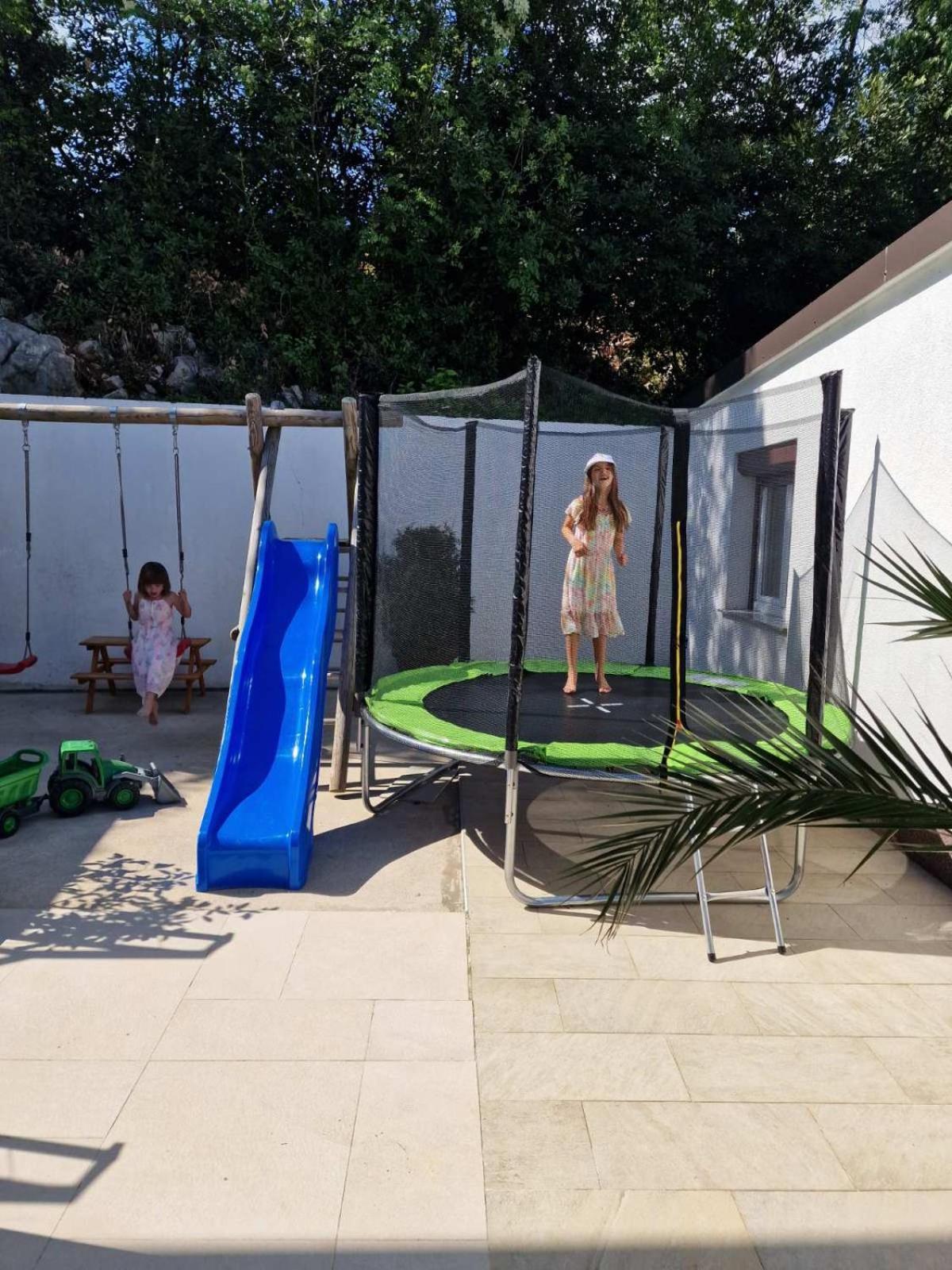 Villa Adriatic, Apartment Rebecca With Heated Swimming Pool, Sew View, Childrens Playground Ičići Eksteriør billede